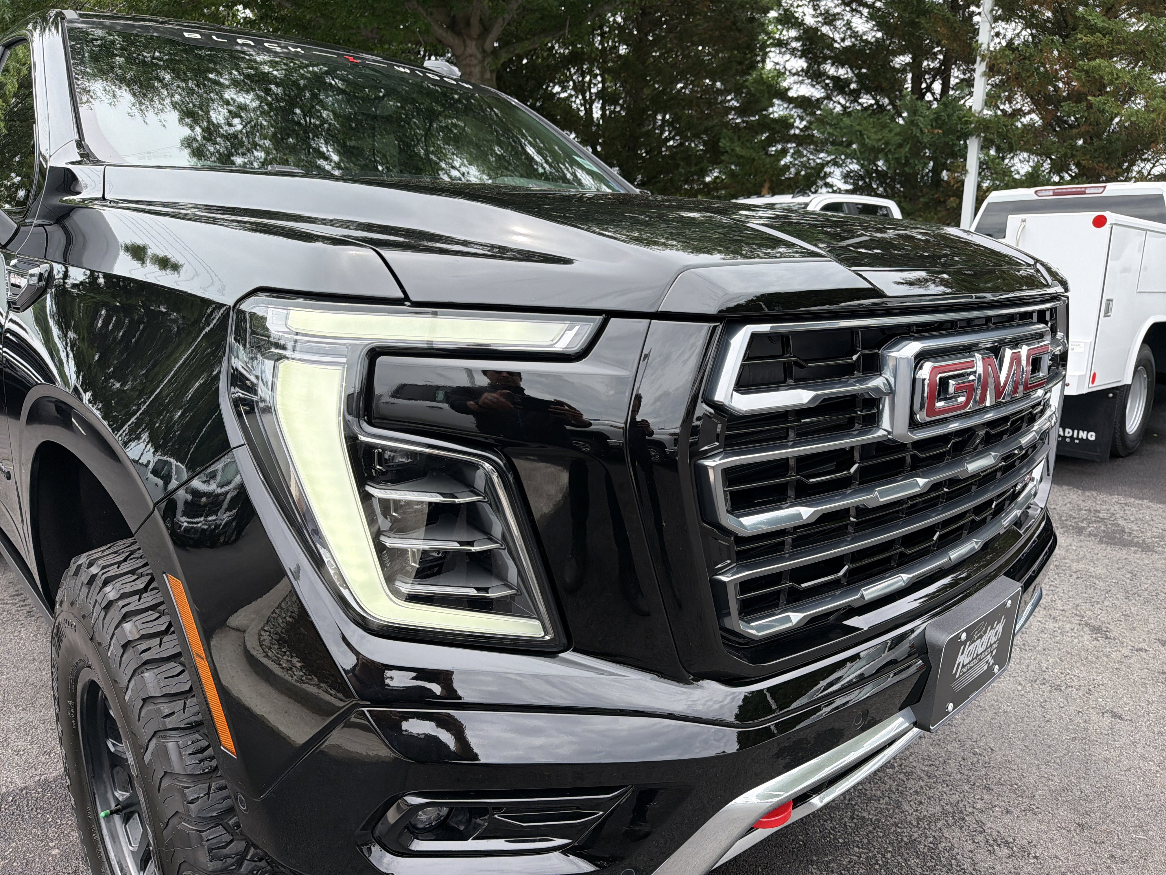 New 2026 GMC Yukon AT4 w/ AT4 Premium Package AWD/4WD image 11