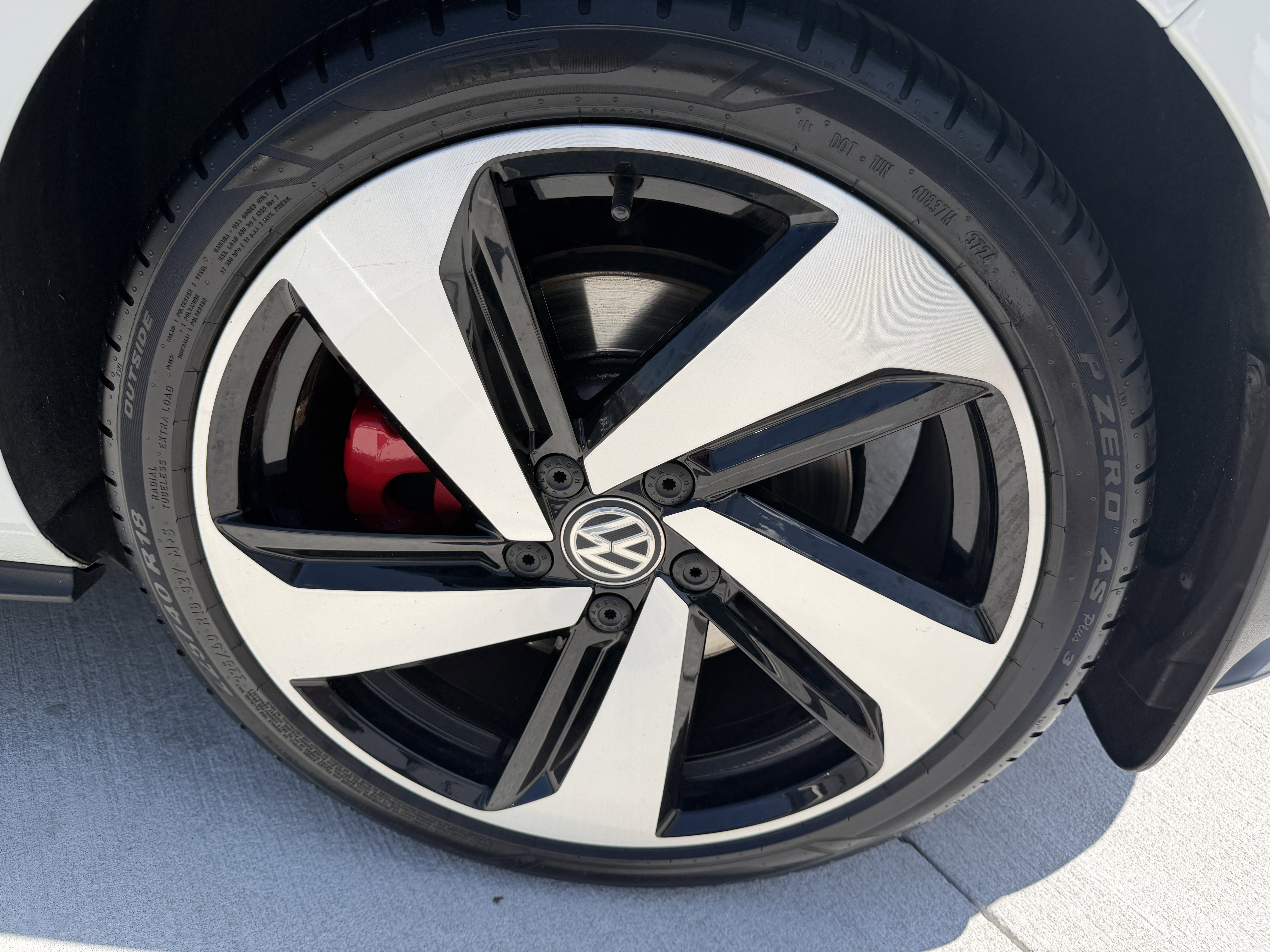 Used 2018 Volkswagen GTI SE FWD image 28