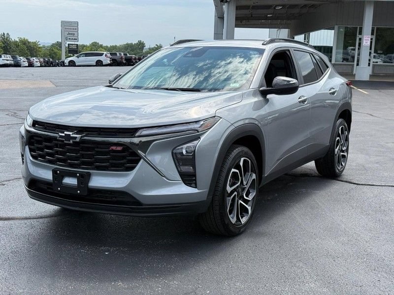 Used 2024 Chevrolet Trax RS w/ Driver Confidence Package FWD image 9