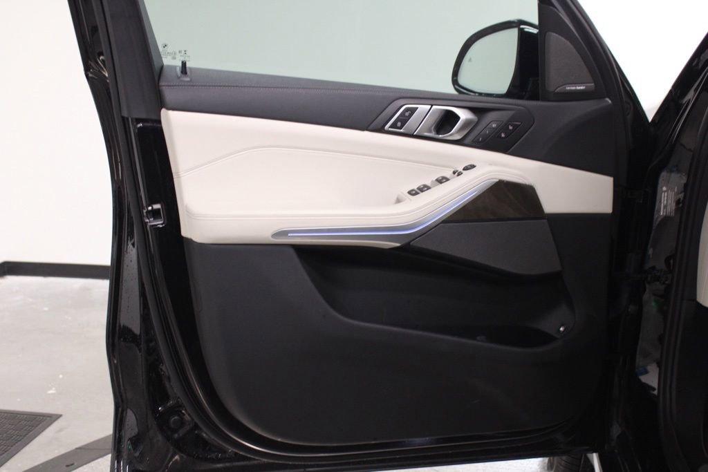 Used 2022 BMW X5 xDrive45e AWD/4WD image 18