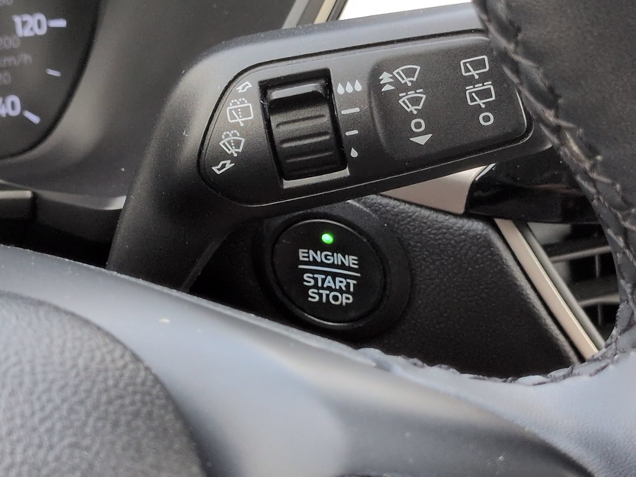 Used 2021 Ford Escape SE w/ Convenience Package FWD image 27