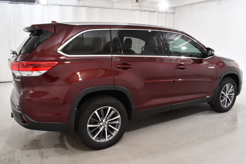 Used 2019 Toyota Highlander XLE AWD/4WD image 11