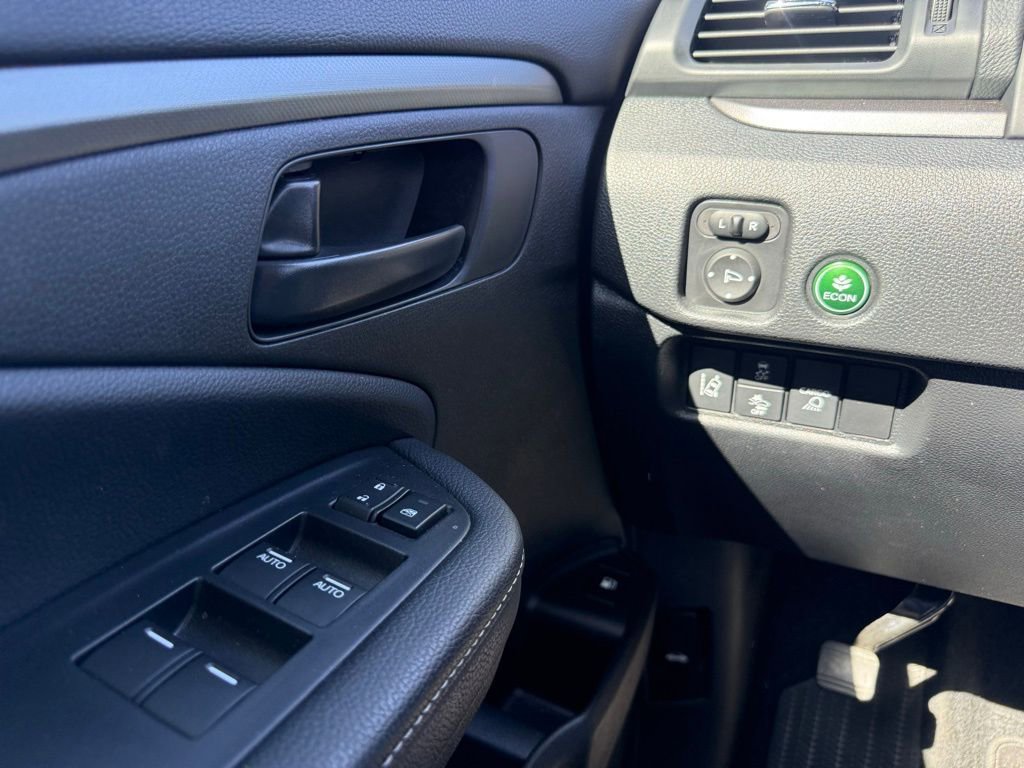Used 2025 Honda Ridgeline Sport image 7