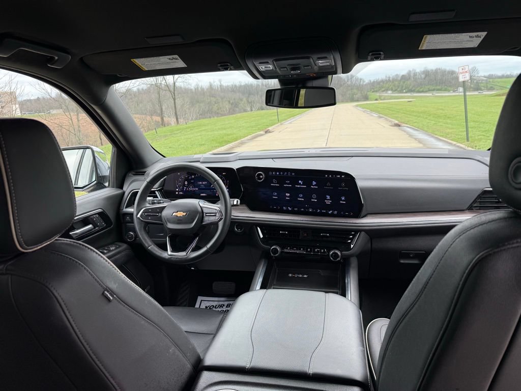 Used 2025 Chevrolet Suburban Premier image 20