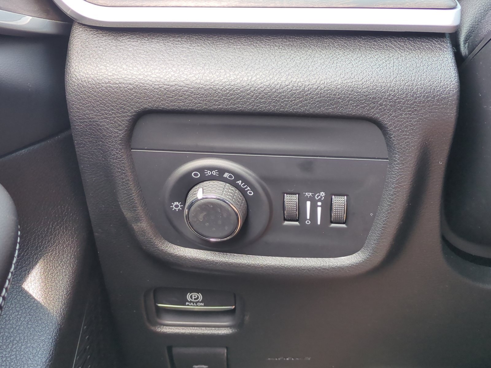 New 2026 Jeep Grand Cherokee Altitude AWD/4WD image 31
