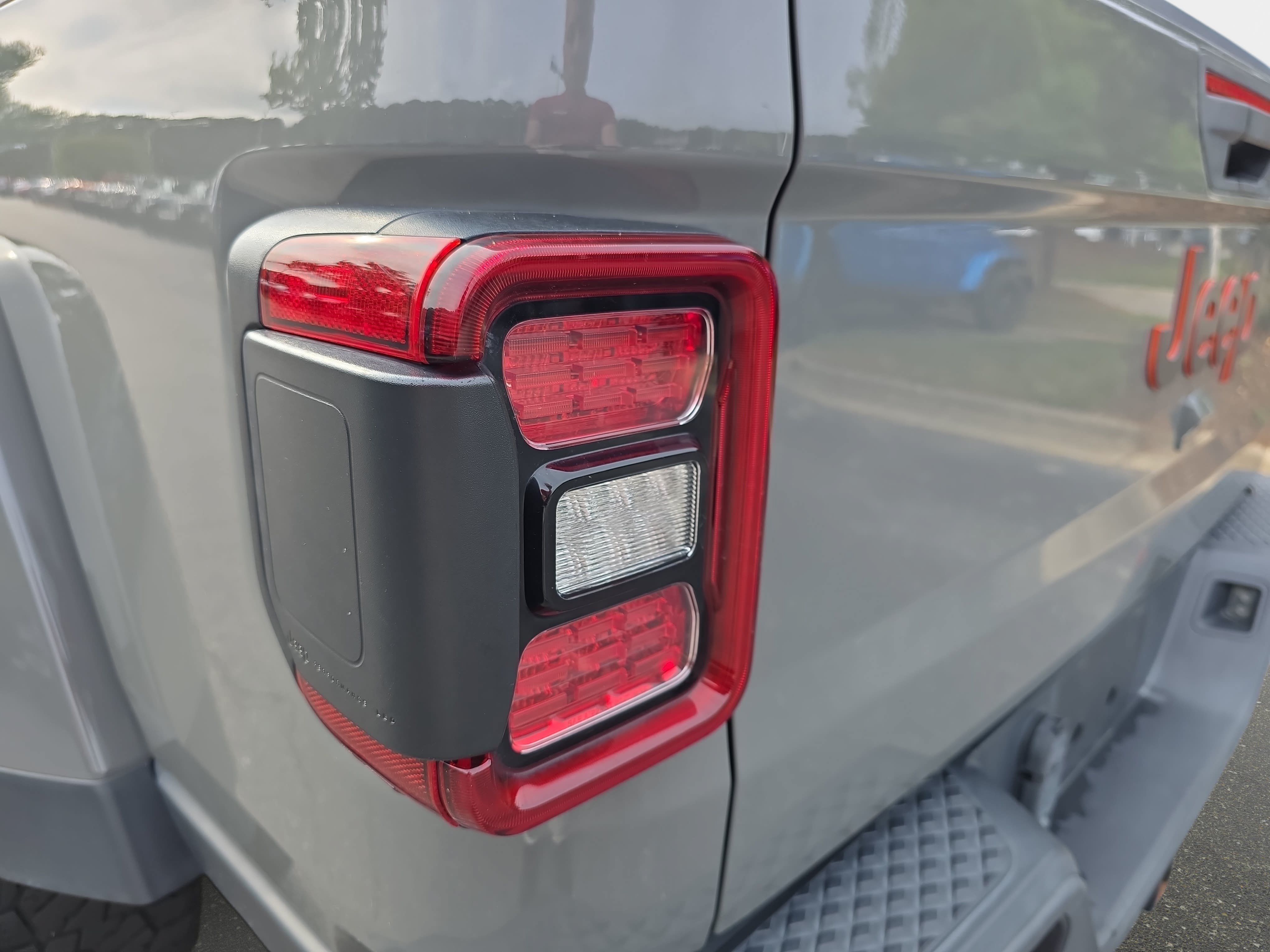 Used 2021 Jeep Gladiator Mojave AWD/4WD image 30