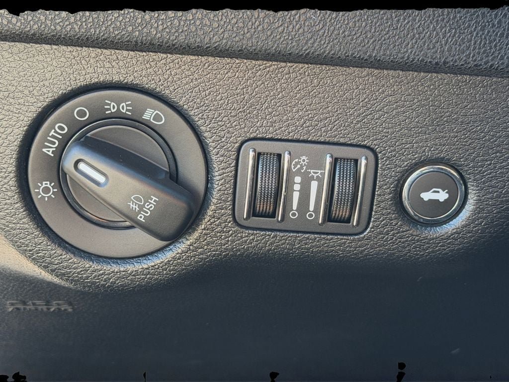 Used 2018 Dodge Charger R/T Scat Pack RWD image 19