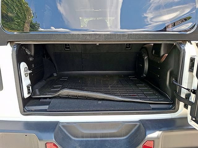 Used 2023 Jeep Wrangler Unlimited Rubicon w/ LED Lighting Group AWD/4WD image 32