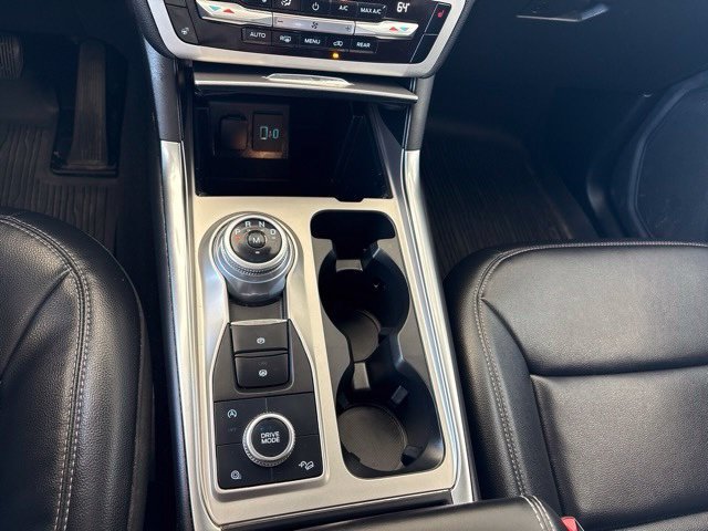 Used 2020 Ford Explorer XLT w/ Equipment Group 202A AWD/4WD image 18