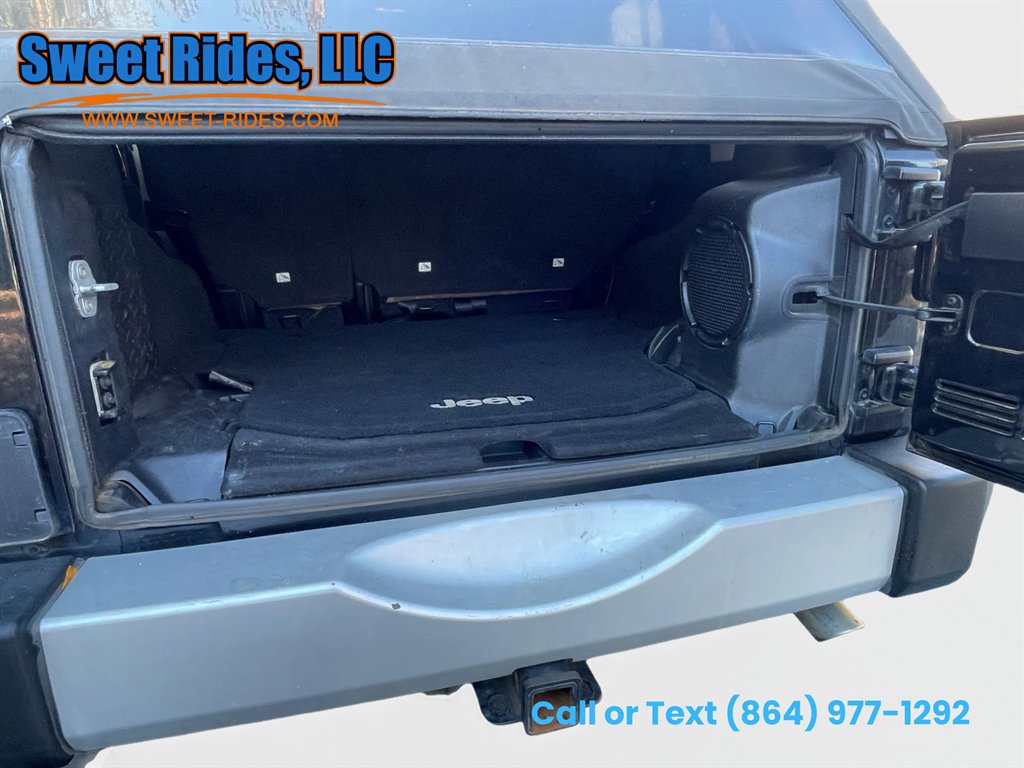 Used 2011 Jeep Wrangler Unlimited Sahara w/ Connectivity Group image 12