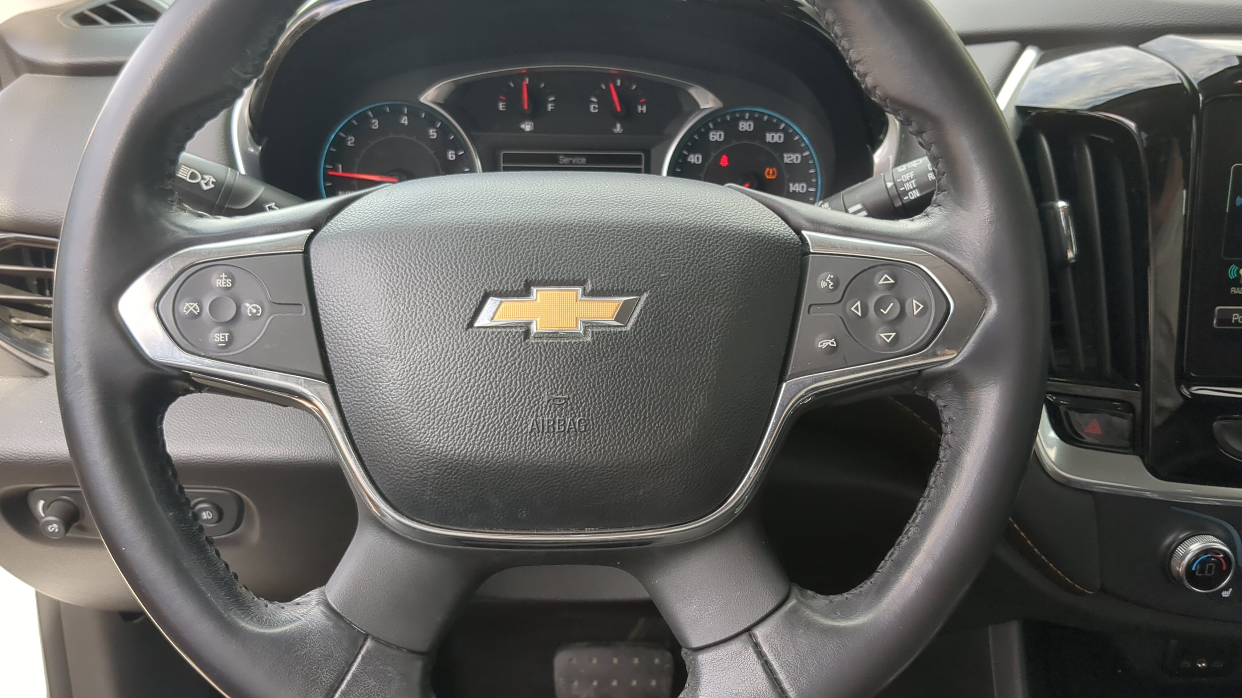 Used 2019 Chevrolet Traverse LT FWD image 12