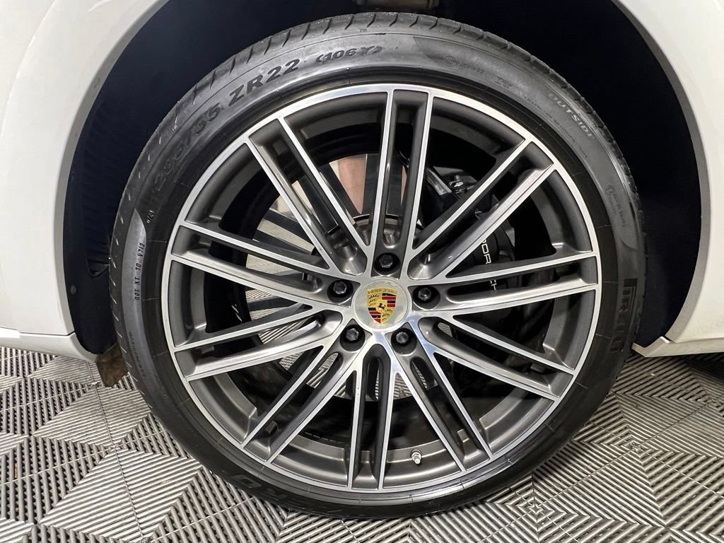 Used 2021 Porsche Cayenne Turbo AWD/4WD image 33