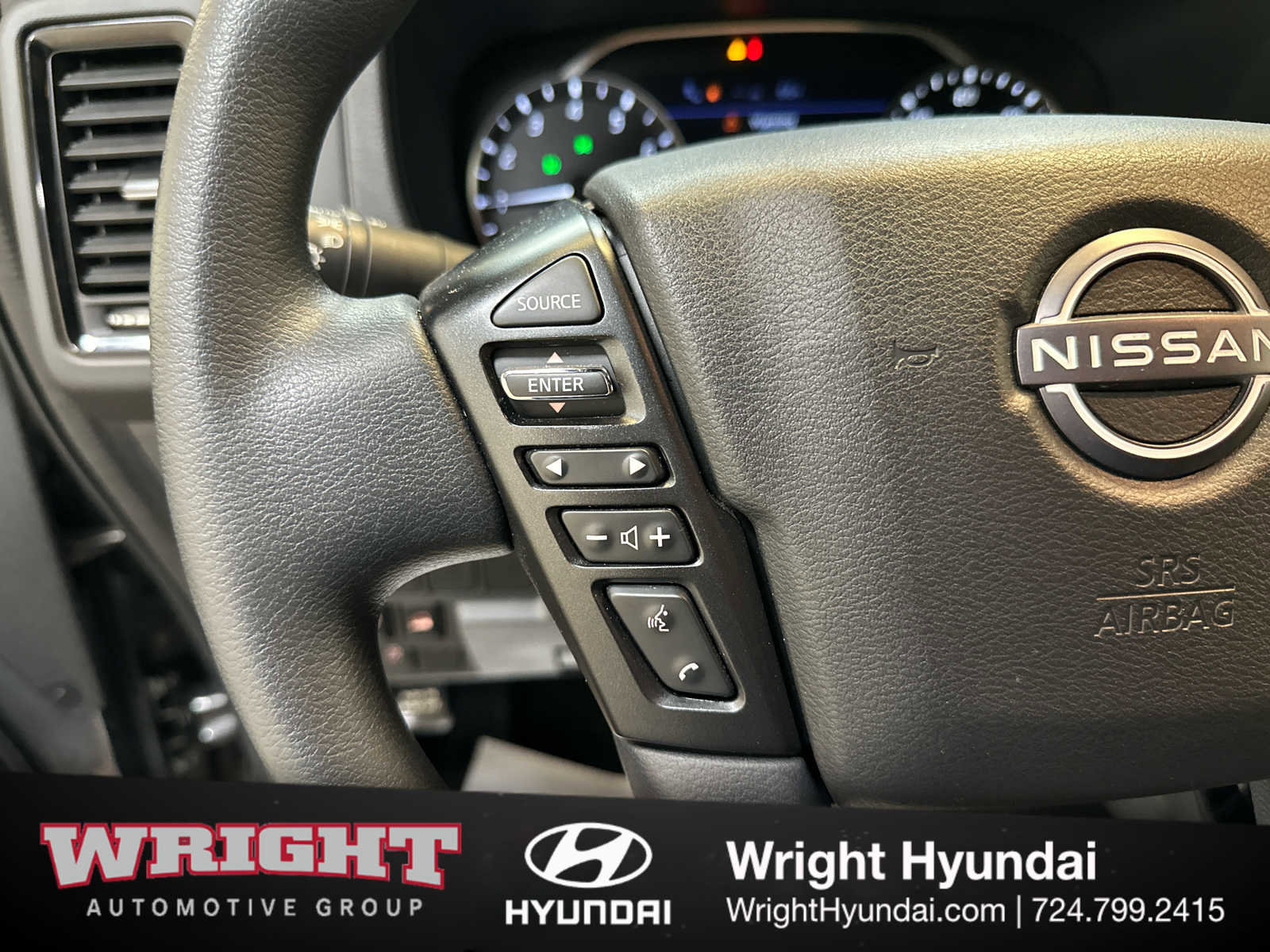 Used 2023 Nissan Frontier SV w/ Midnight Edition Package image 21