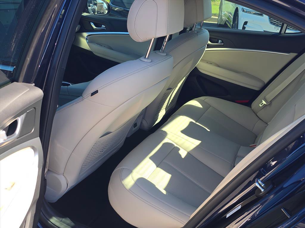 Used 2026 Genesis G70 2.5T RWD image 10