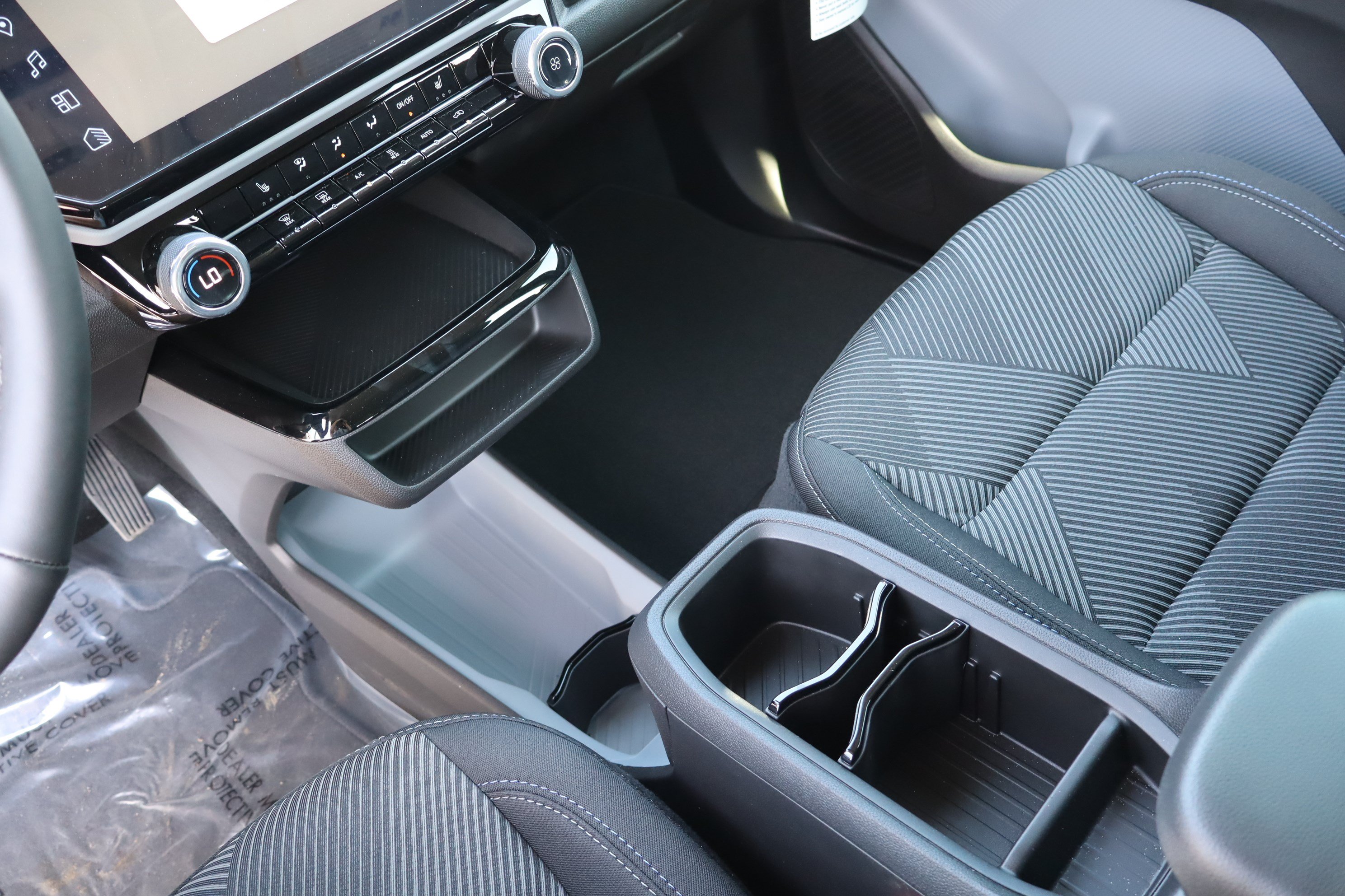 New 2027 Chevrolet Bolt LT w/ Comfort Package FWD image 17