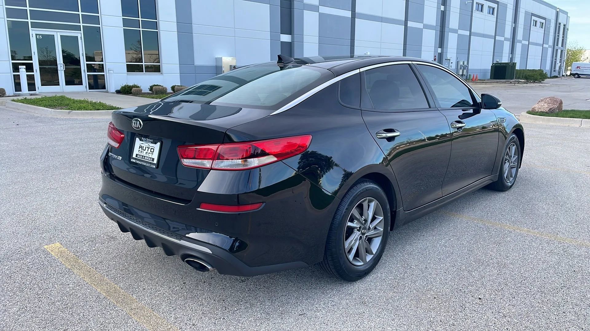 Used 2019 Kia Optima LX FWD image 5