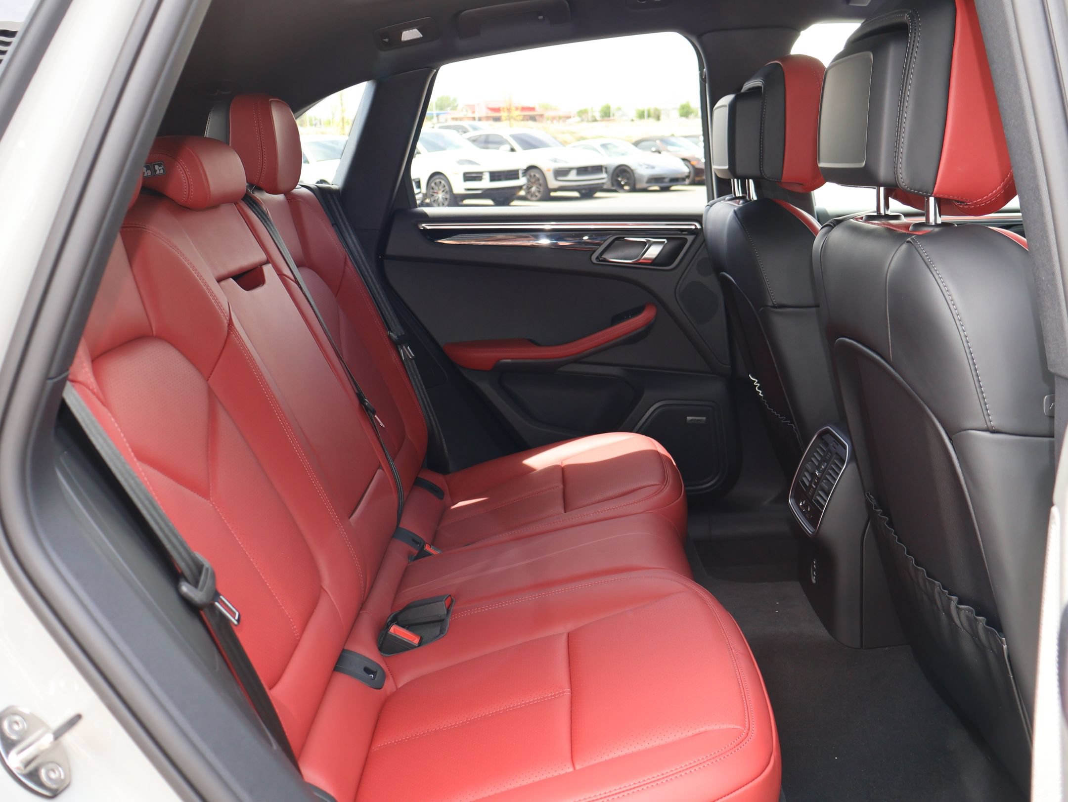 New 2026 Porsche Macan AWD/4WD image 25