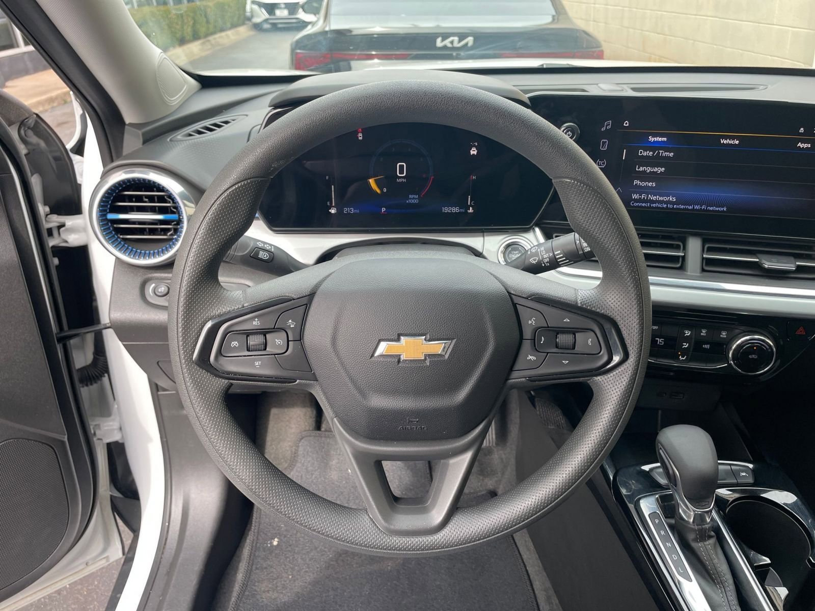 Used 2025 Chevrolet Trax LT image 27