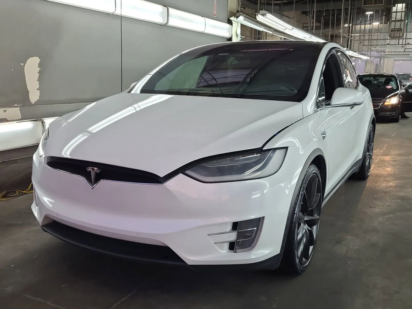 Used 2017 Tesla Model X 90D AWD/4WD image 3