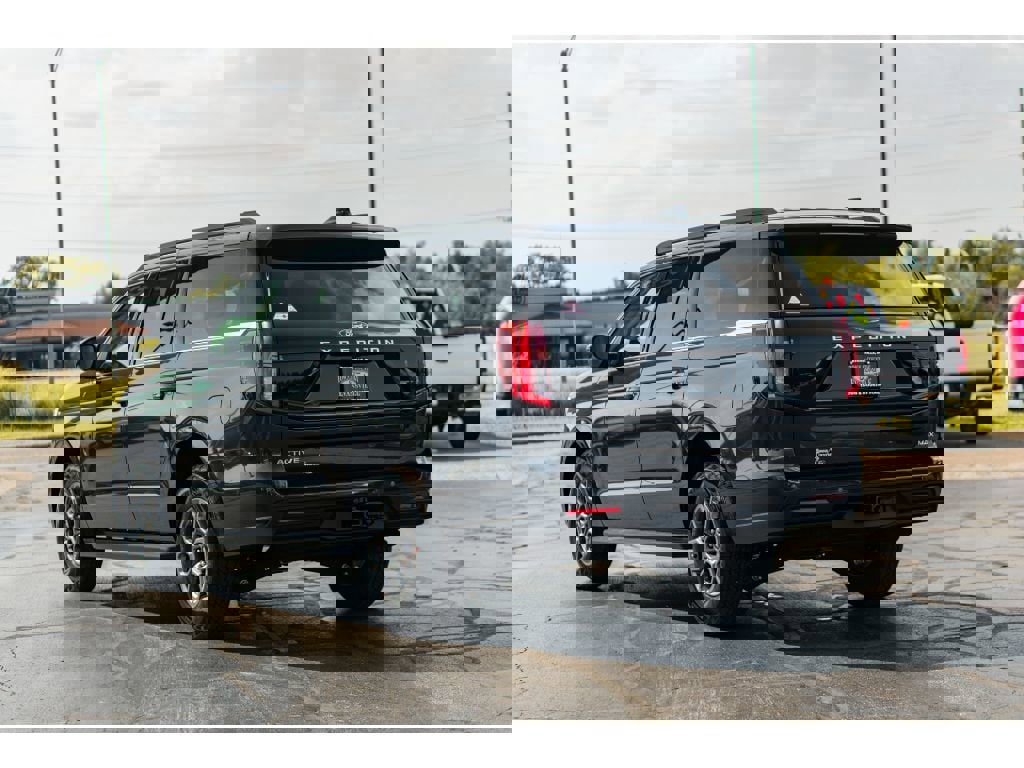 Used 2025 Ford Expedition Max Active image 3