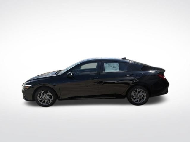 New 2026 Hyundai Elantra Hybrid FWD image 6