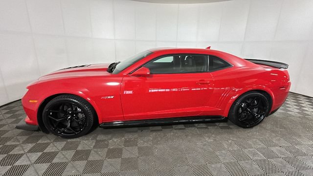 Used 2015 Chevrolet Camaro Z/28 RWD image 5