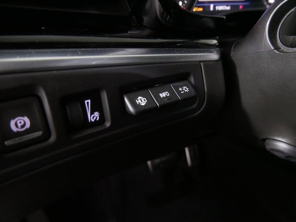Used 2024 Cadillac XT6 Sport w/ Technology Package AWD/4WD image 20