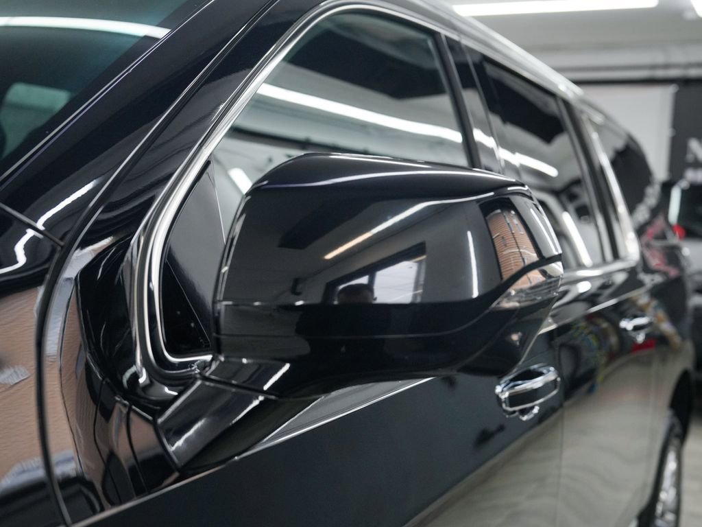 Used 2025 GMC Yukon XL Denali AWD/4WD image 48