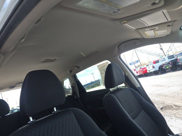 Used 2019 Nissan Rogue SV image 40