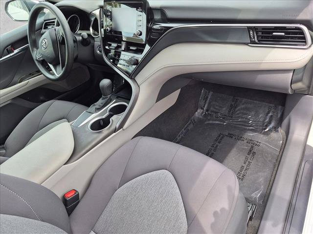 Used 2021 Toyota Camry LE w/ Convenience Package FWD image 20