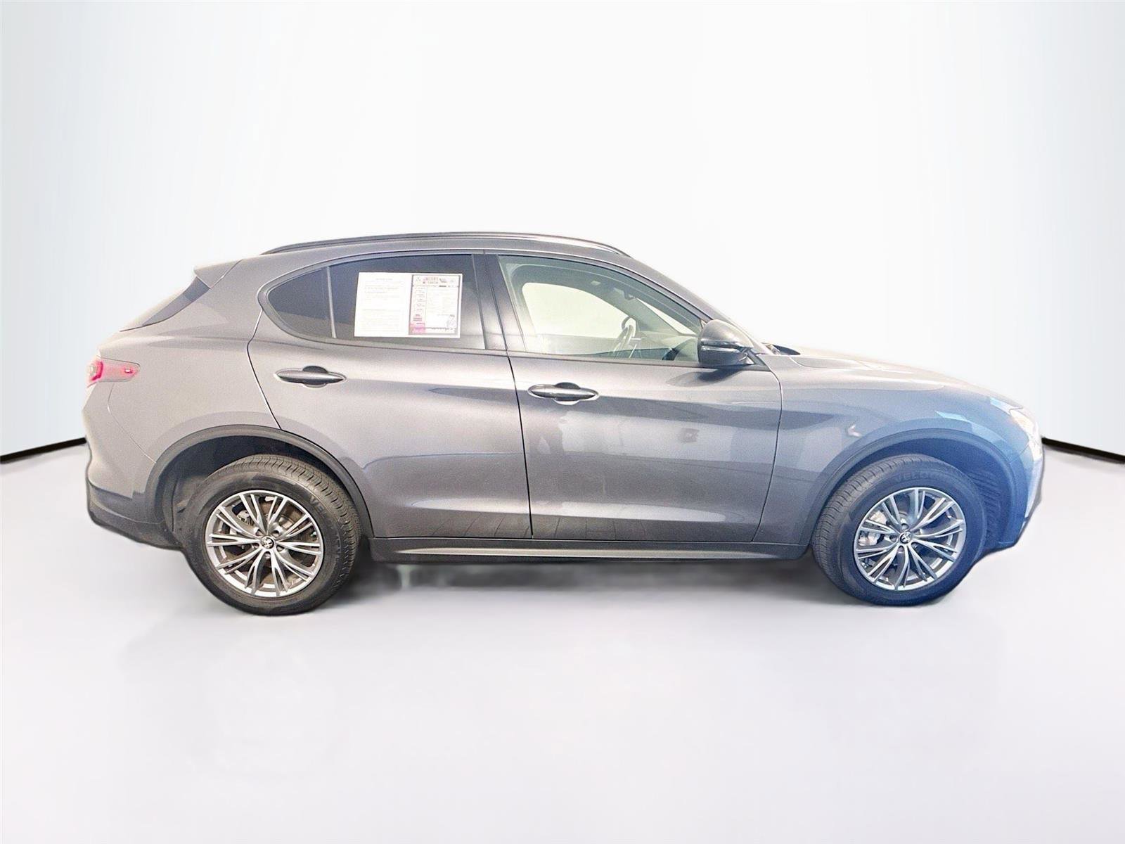 Used 2024 Alfa Romeo Stelvio Sprint RWD image 35