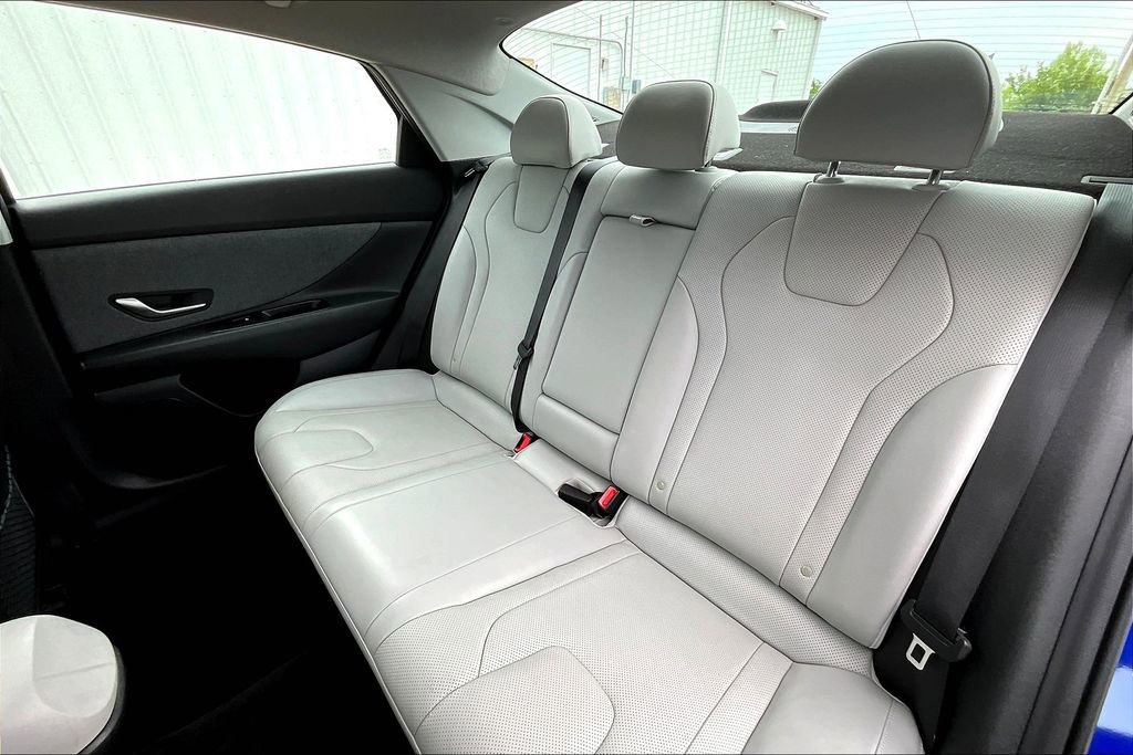 Used 2023 Hyundai Elantra Limited w/ Cargo Package FWD image 34