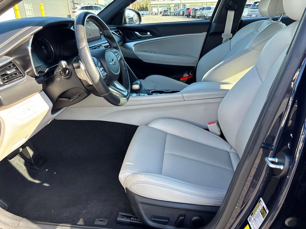 Used 2023 Genesis G70 2.0T AWD/4WD image 7