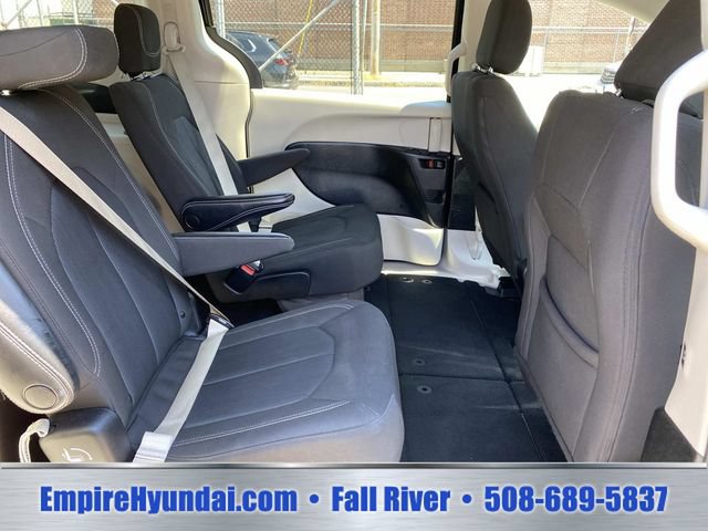 Used 2023 Chrysler Voyager LX FWD image 21