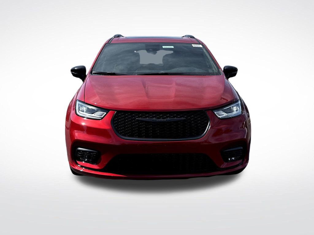 New 2026 Chrysler Pacifica Limited w/ Uconnect Theater Family Group video 2