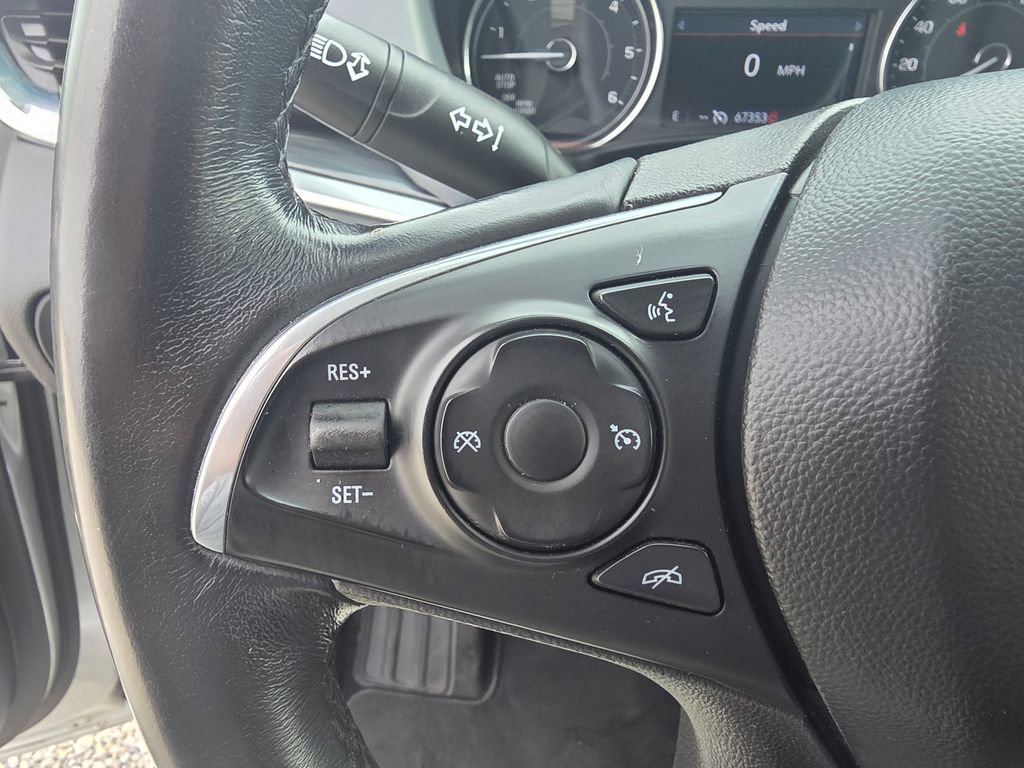 Used 2021 Buick Enclave Essence image 17