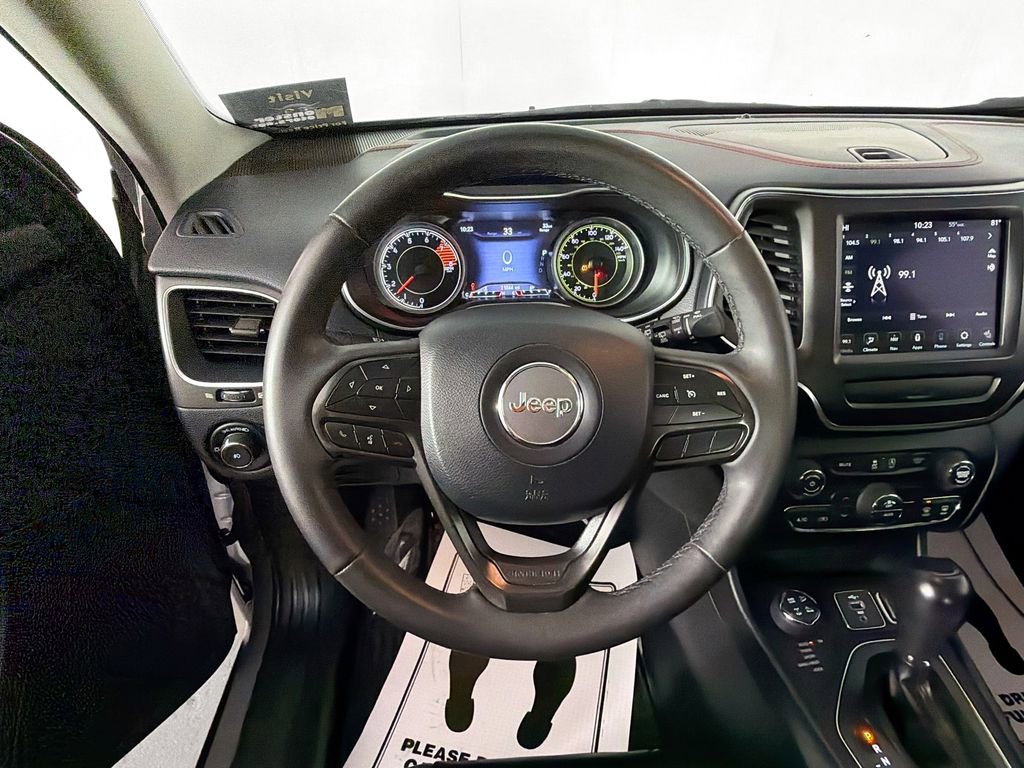 Used 2022 Jeep Cherokee Trailhawk w/ Trailhawk Elite Value Package image 11