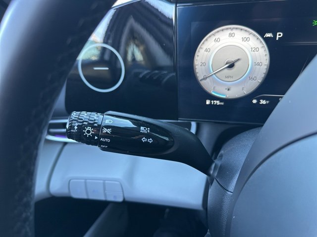 Used 2023 Hyundai Elantra Limited image 24