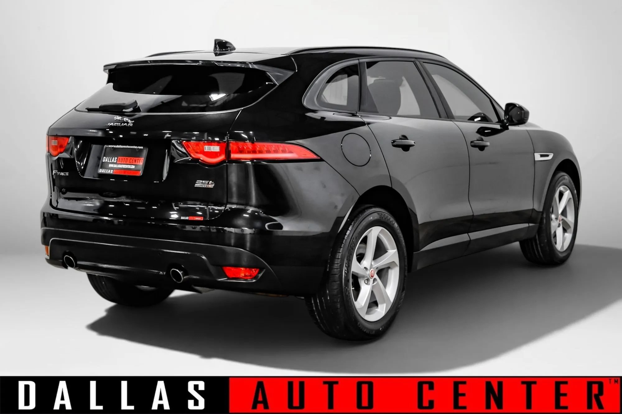 Used 2018 Jaguar F-PACE Premium AWD/4WD image 4