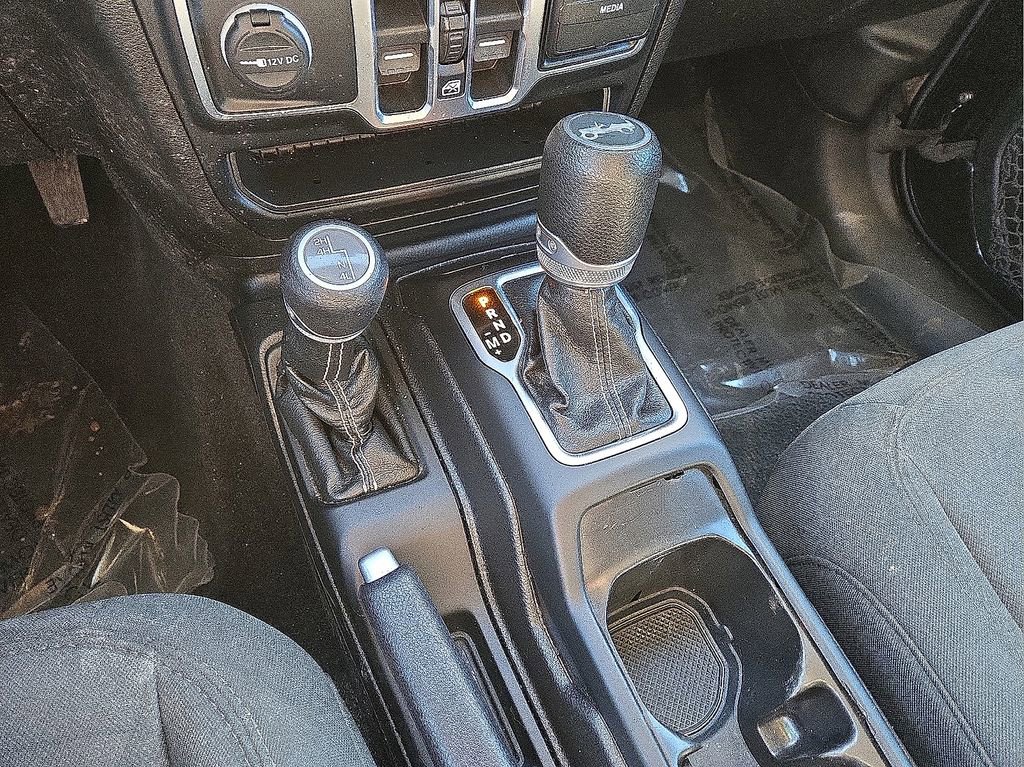 Used 2020 Jeep Wrangler Unlimited Sahara image 29