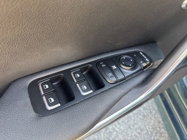 Used 2022 Kia Stinger GT1 image 31