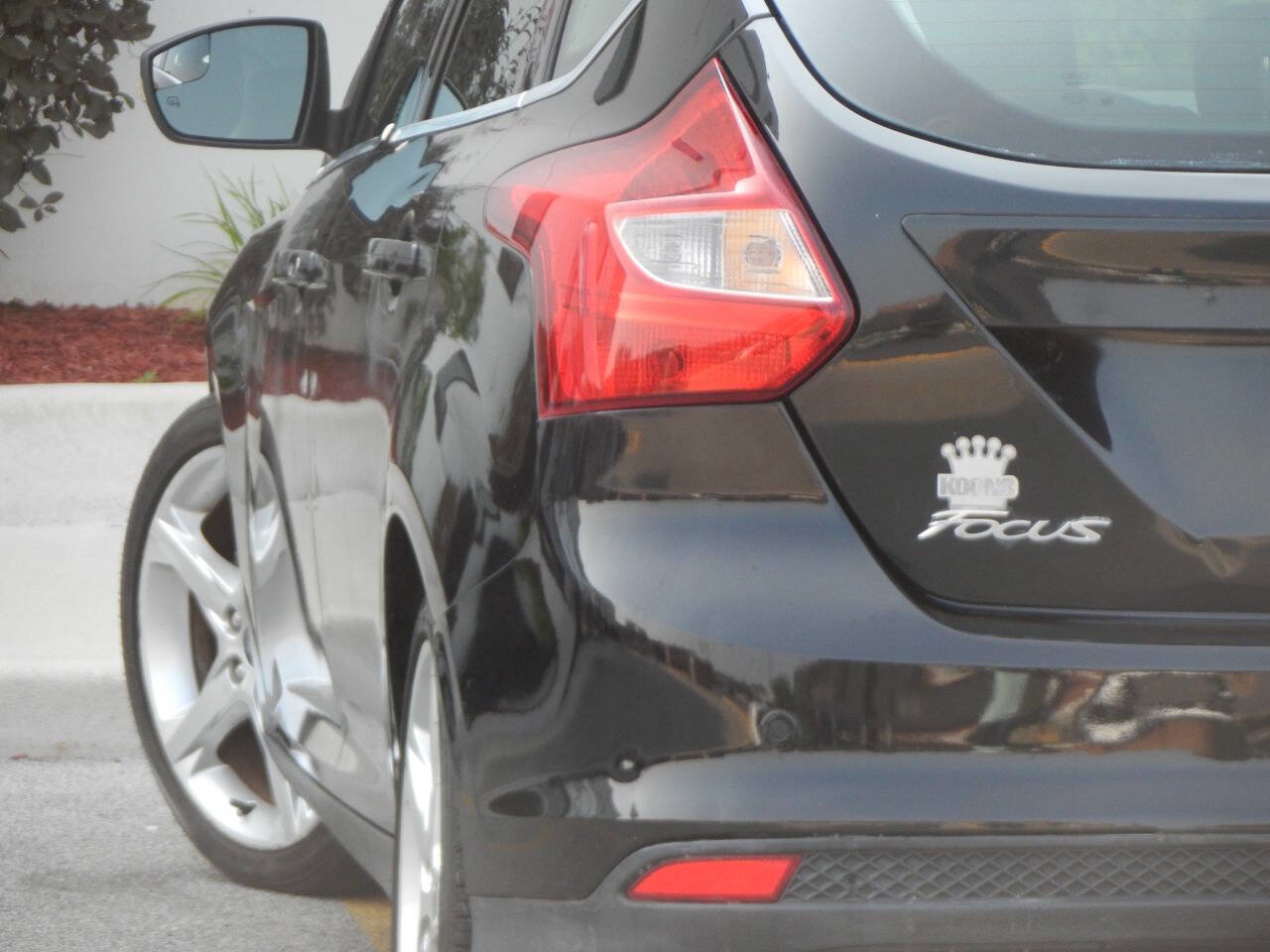 Used 2012 Ford Focus Titanium image 1