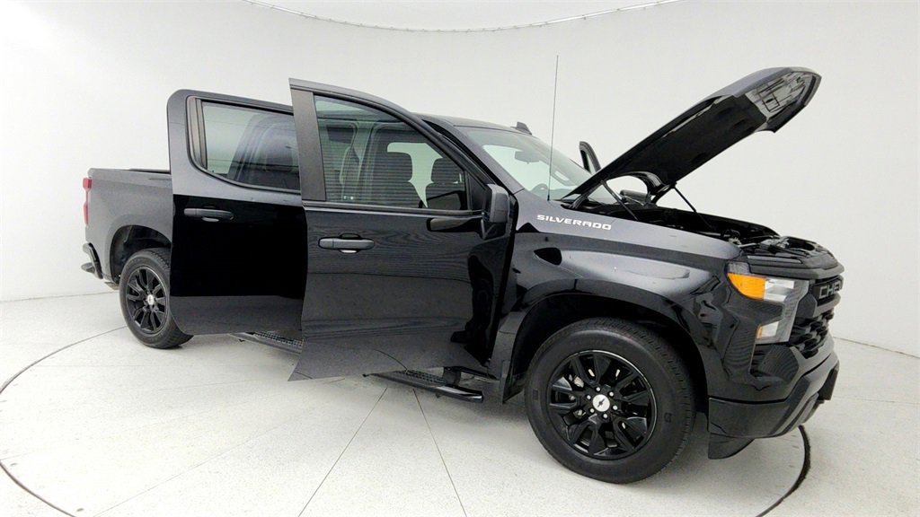 Used 2023 Chevrolet Silverado 1500 Custom image 13