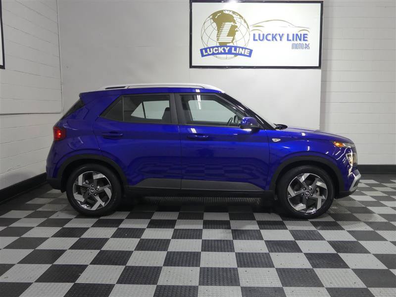 Used 2022 Hyundai Venue SEL FWD image 6
