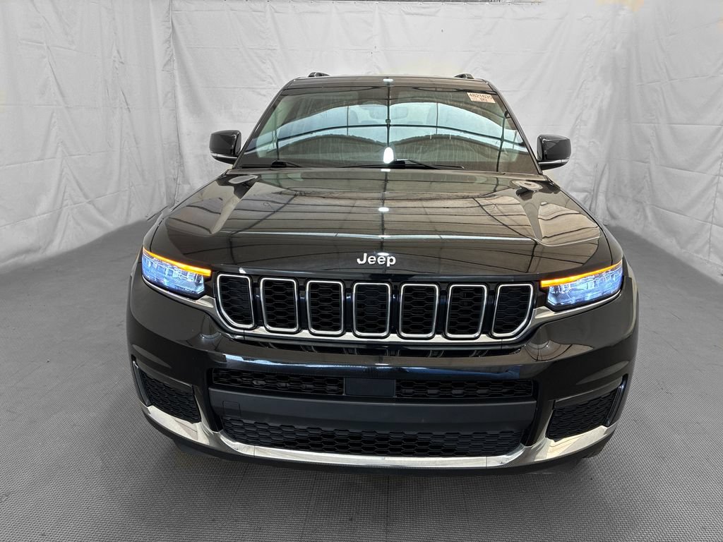 Used 2023 Jeep Grand Cherokee L Limited AWD/4WD image 2