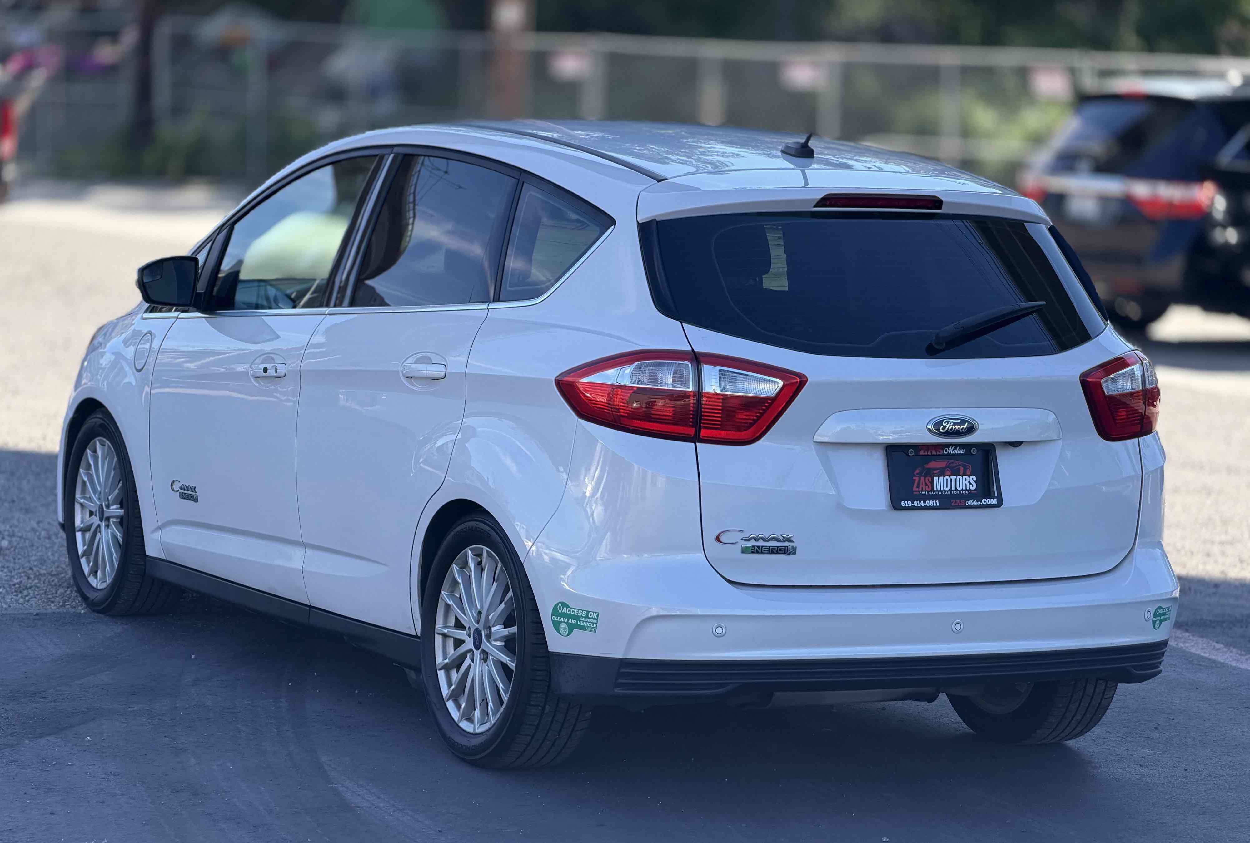 Used 2016 Ford C-MAX Energi SEL w/ Equipment Group 302A image 8