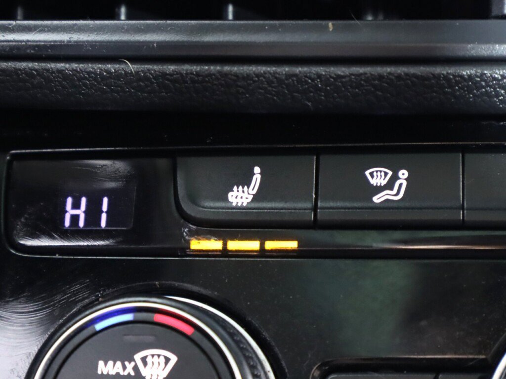 Used 2021 Volkswagen Jetta SE FWD image 21