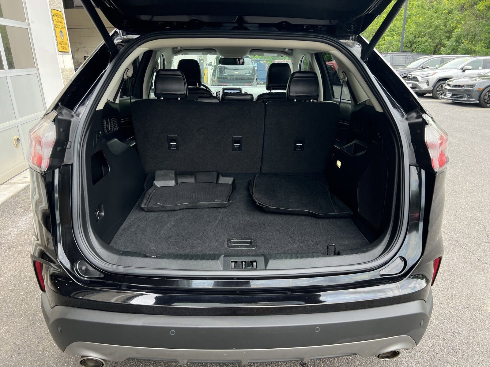 Used 2023 Ford Edge Titanium AWD/4WD image 24