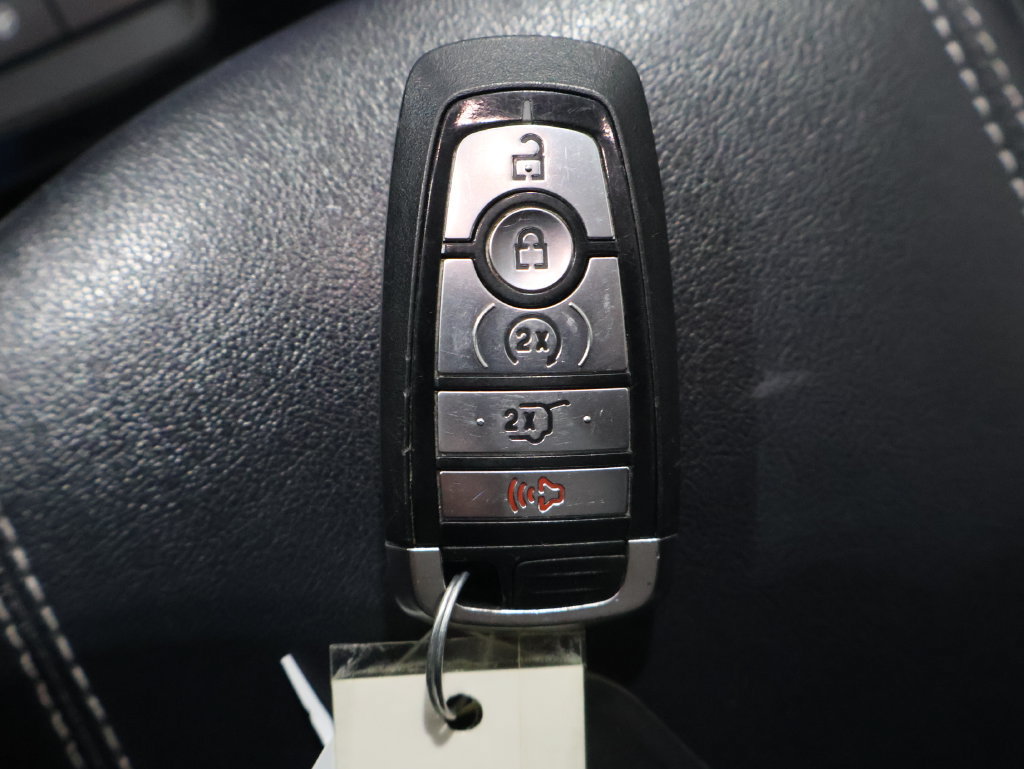Used 2020 Ford Edge Titanium w/ Equipment Group 301A AWD/4WD image 25