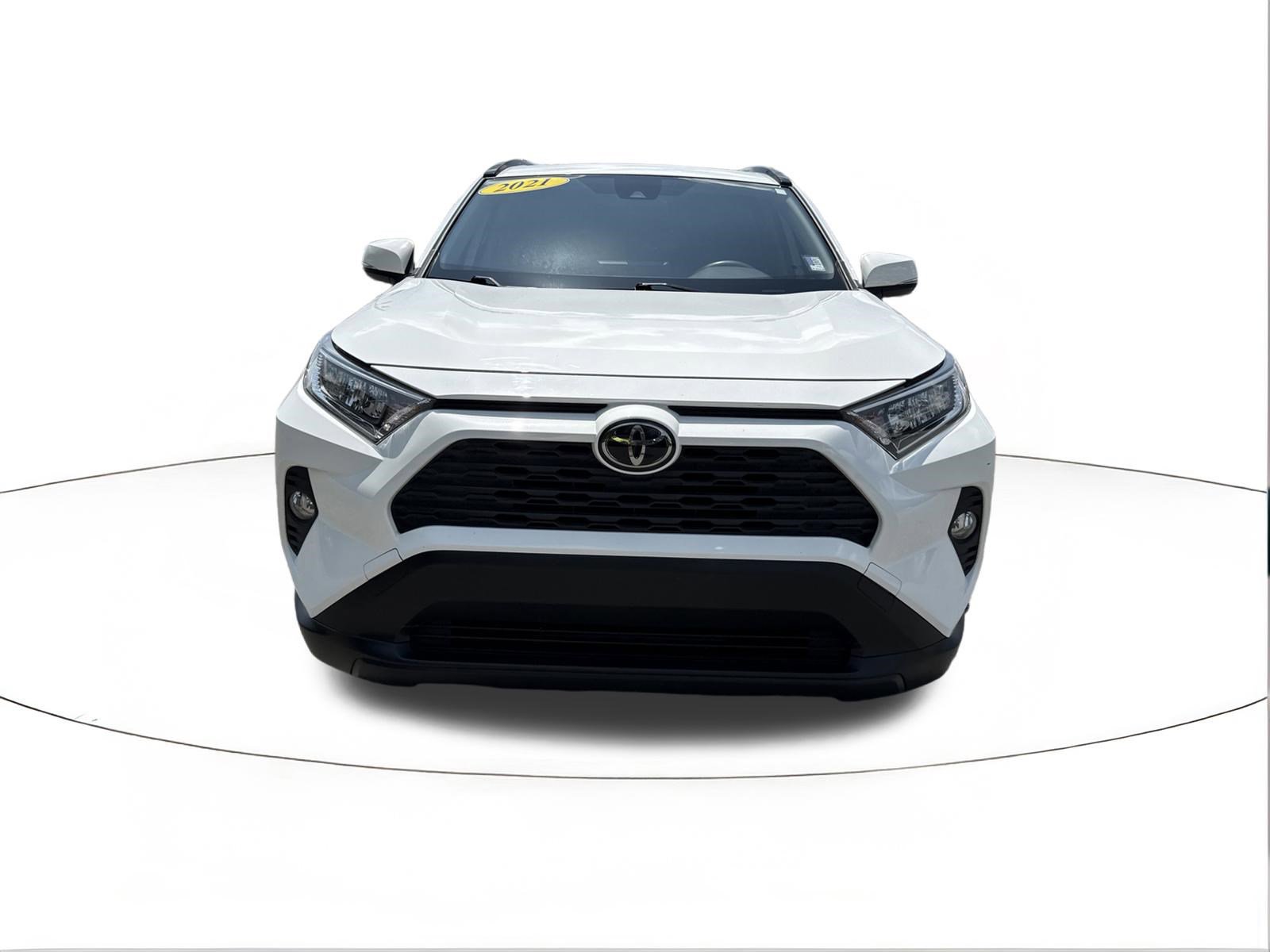 Used 2021 Toyota RAV4 XLE w/ Convenience Package FWD image 8